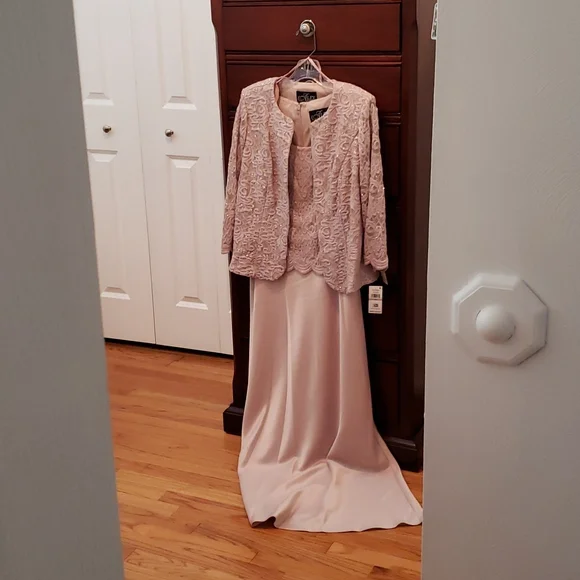 Alex Evenings | Dresses | Alex Evenings Size 2 Taupe | Poshmark Alex Evenings | Dresses | Alex Evenings Size 2 Taupe | Poshmark